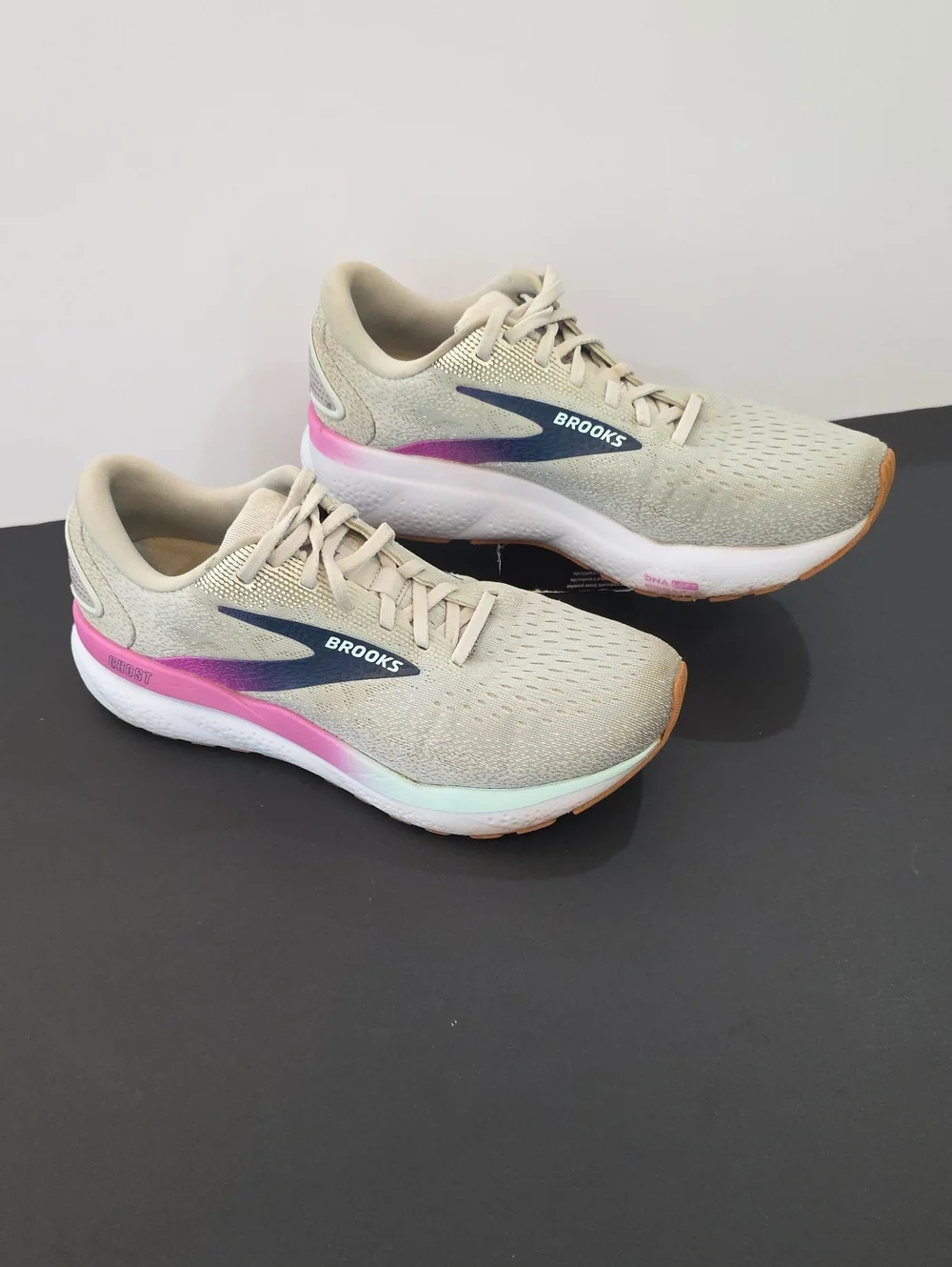 Brooks Ghost 16 Women’s Running Shoes - Beige with Pink and Navy Size 10